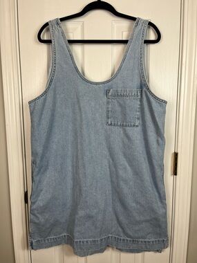 Universal Thread light washed denim overall dress size Large. Pockets